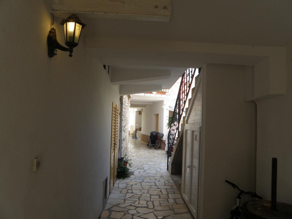 Apartment Amalija Primosten Exterior photo