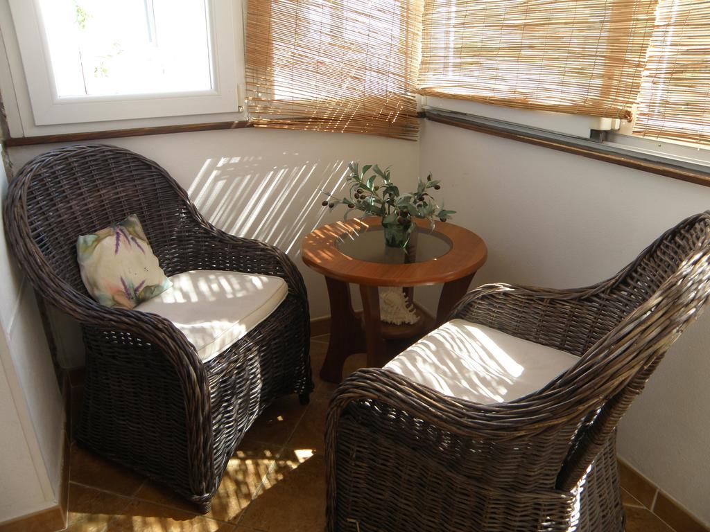 Apartment Amalija Primosten Exterior photo