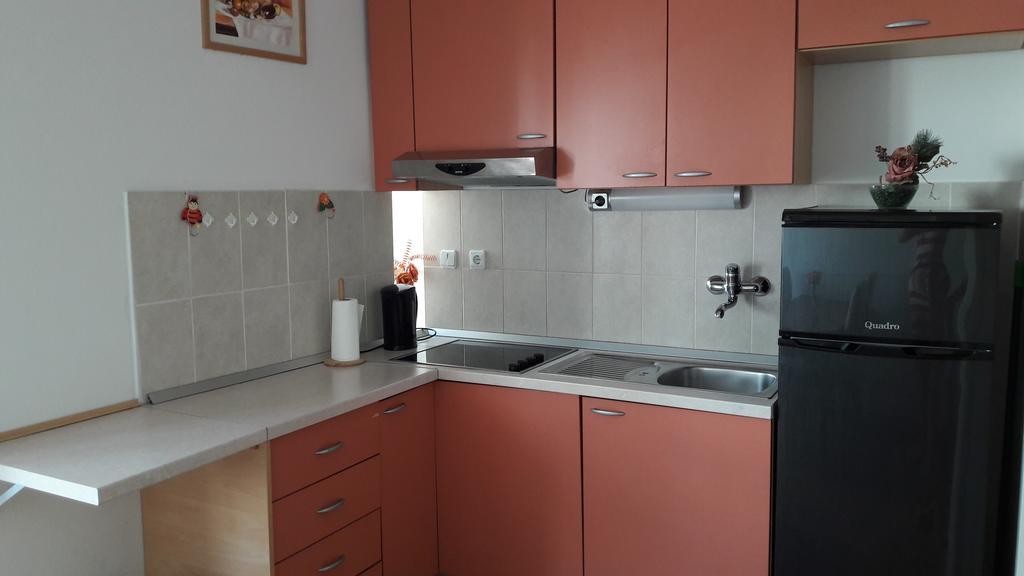 Apartment Amalija Primosten Exterior photo
